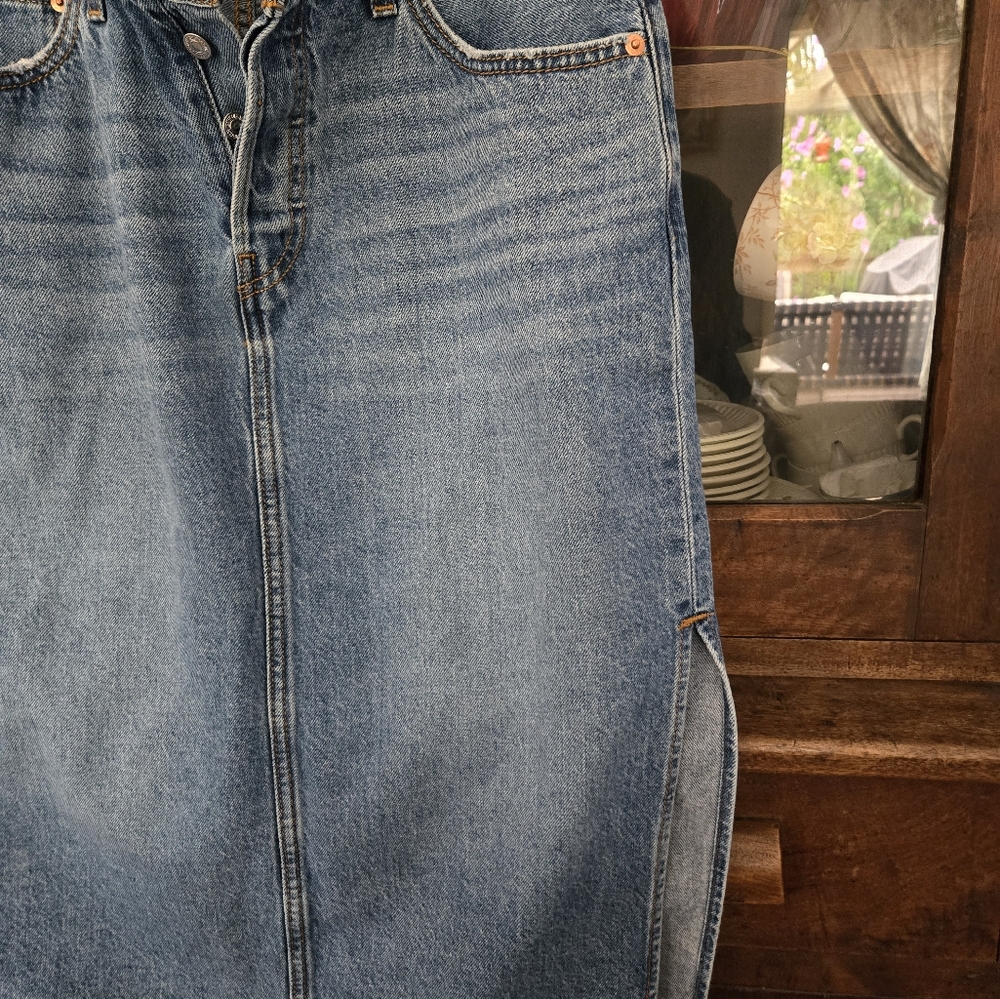 Levi's Classic Midi Skirt - Picture 3 of 6